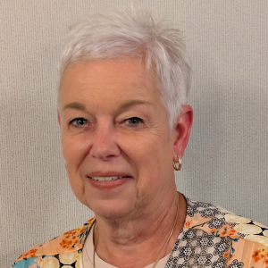 Peggy Yenser, Gamma KS